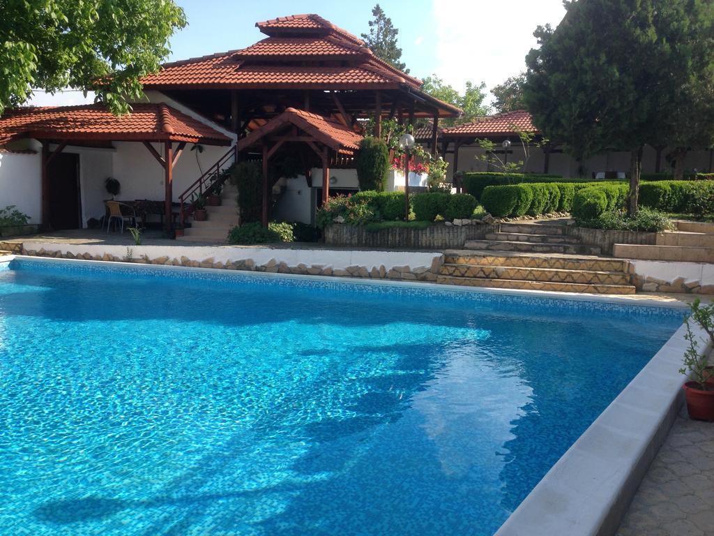 Family Hotel Accent Razgrad Exterior photo