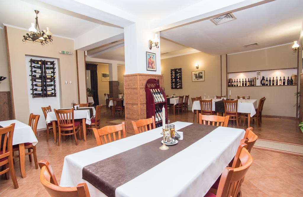 Family Hotel Accent Razgrad Exterior photo