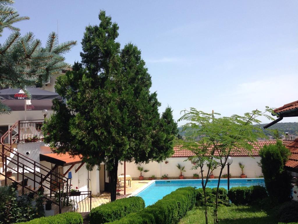 Family Hotel Accent Razgrad Exterior photo